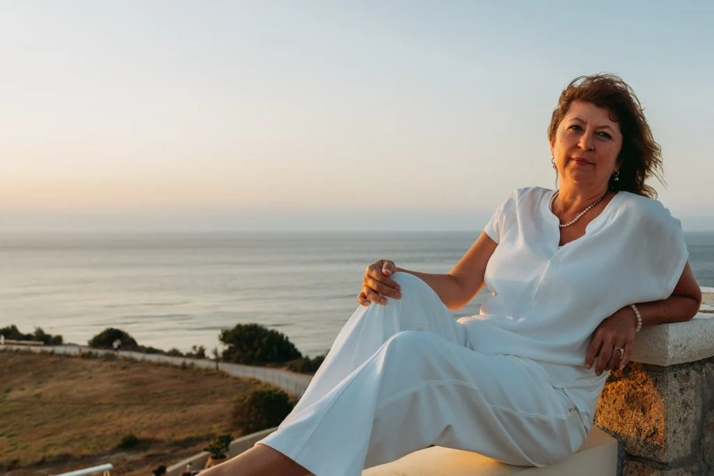 Olga Westerveld am Meer im Abendlicht