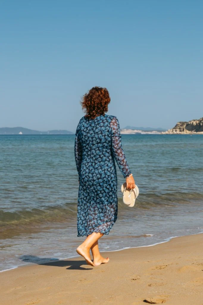 Olga Westerveld beim Strandspaziergang